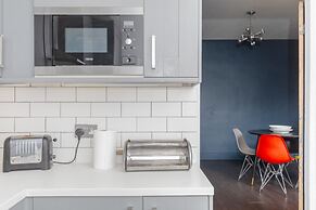 Trendy 2BD House 5 Mins From Willesden Junction!