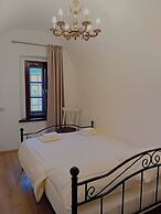 Vila Radolca Apartments and Rooms