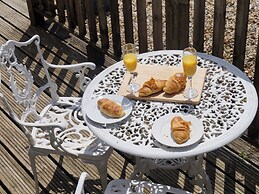 1 Keepers Cottage, Hillfield Village