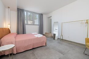 Stunning Villa Surrounded by Olive Trees - Beahost