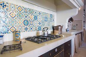 Elegant Farmhouse With Swimming Pool - Beahost