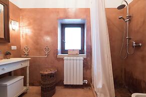 Elegant Farmhouse With Swimming Pool - Beahost