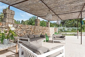 Elegant Farmhouse With Swimming Pool - Beahost