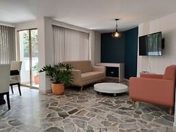 El Poblado - La Frontera