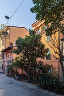 Capo di Lucca White Apartments