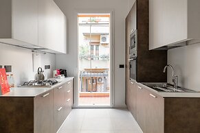 Capo di Lucca White Apartments