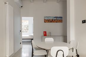 Capo di Lucca White Apartments