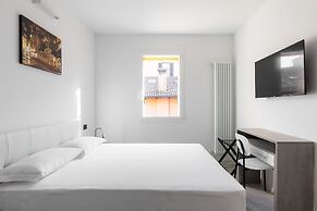 Capo di Lucca White Apartments