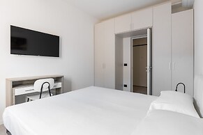 Capo di Lucca White Apartments