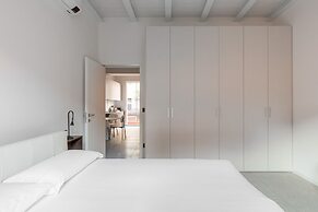 Capo di Lucca White Apartments