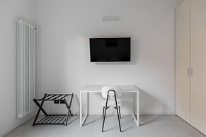 Capo di Lucca White Apartments