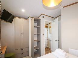 Chichester Lakeside Holiday Park