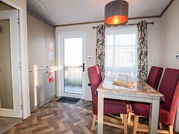 Chichester Lakeside Holiday Park