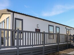 Chichester Lakeside Holiday Park