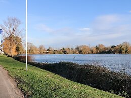 Chichester Lakeside Holiday Park