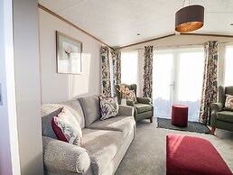 Chichester Lakeside Holiday Park