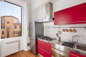 Auditorium Luxury Three Bedroom Apartment