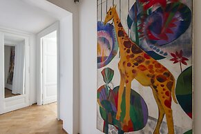 Popolo Square Luxury Two Bedroom Apartment