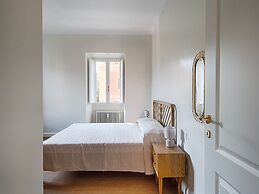 Auditorium Elegant Apartment