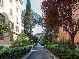 Auditorium Elegant Apartment