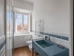 Auditorium Elegant Apartment