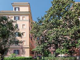 Auditorium Elegant Apartment