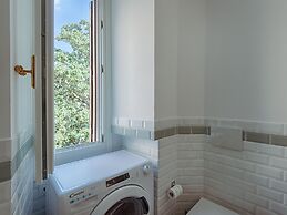 Auditorium Elegant Apartment