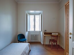 Auditorium Elegant Apartment