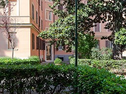 Auditorium Elegant Apartment