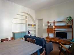 Auditorium Elegant Apartment