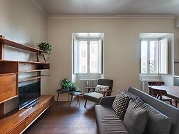 Auditorium Elegant Apartment