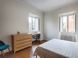 Auditorium Elegant Apartment