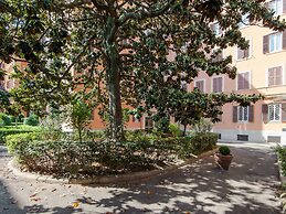 Auditorium Elegant Apartment