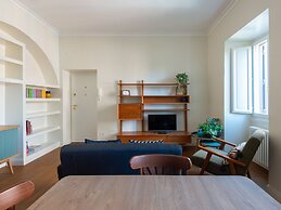 Auditorium Elegant Apartment