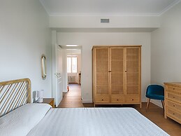 Auditorium Elegant Apartment