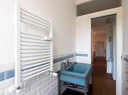 Auditorium Elegant Apartment