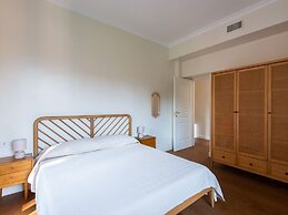 Auditorium Elegant Apartment