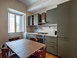 Auditorium Elegant Apartment