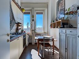 Bright Panorama Apartment