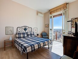 Bright Panorama Apartment