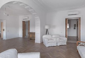 Vittorio Luxury Panoramic Apartment
