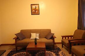 Lux Suites Ebony Mara House