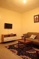 Lux Suites Ebony Mara House