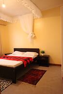 Lux Suites Ebony Mara House