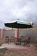 Lux Suites Ebony Mara House