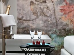 Lady Rose Prestige Suite