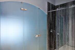 Lady Rose Class Suite