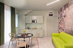 Lady Rose Privilege Suite