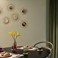 Lady Rose Privilege Suite