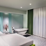 Lady Rose Privilege Suite